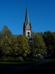 Den norske Kirke har vært gjenstridig når det kommer til å åpne for homofil vigsel. 